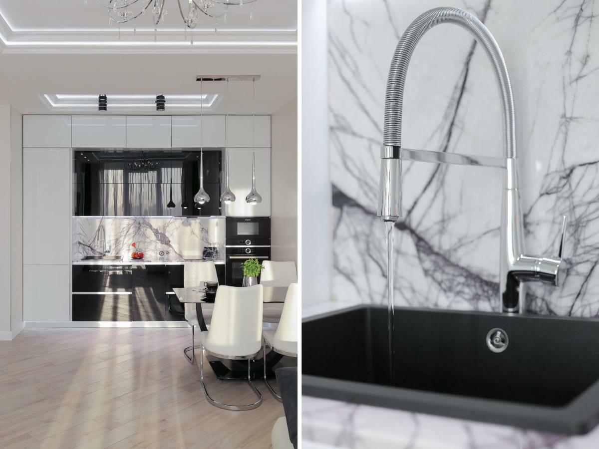 Black&White Apartment In Smart Plaza Kiev Extérieur photo